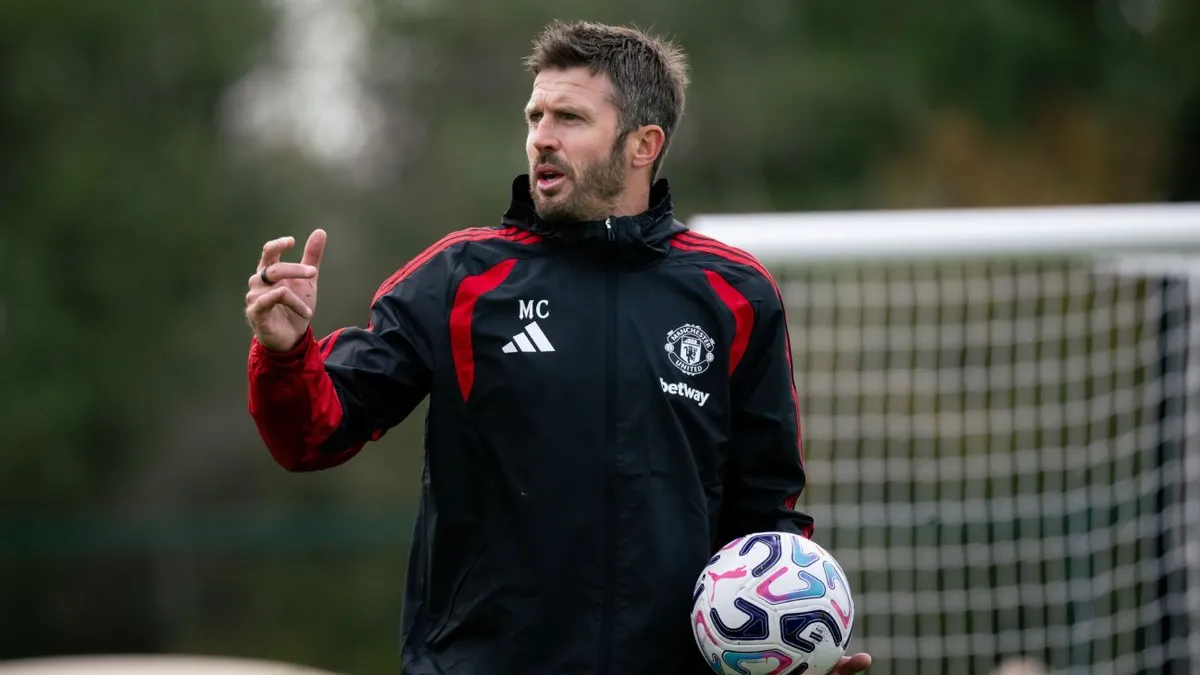 Michael Carrick Tak Kaget Masih Latih Manchester United di Tengah Krisis