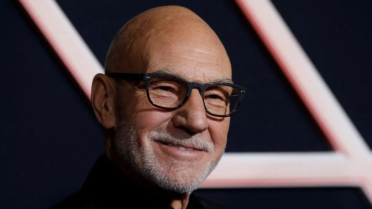 Mengenang Momen Patrick Stewart Berjuang Foto Bersama Lionel Messi