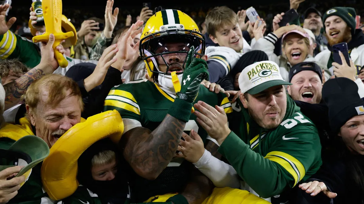 Aksi Gemilang Jordan Love Bawa Packers Tundukkan Panthers 27-19