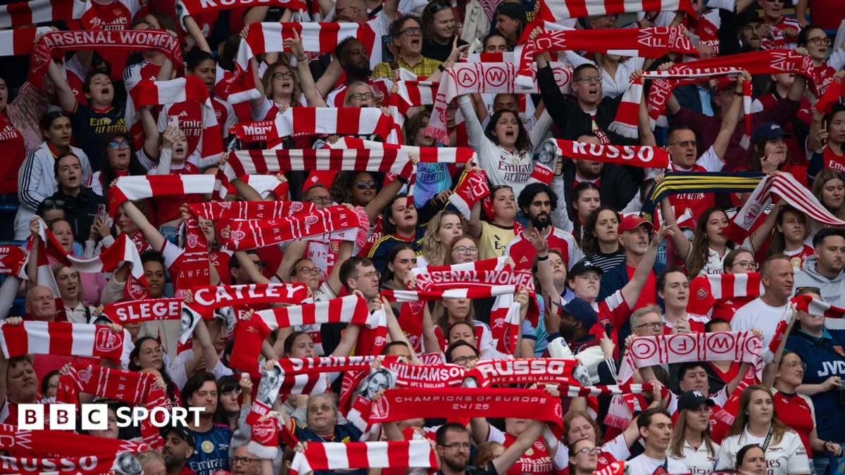 Dilema Penonton Sepak Bola Wanita: Antara Keluarga dan Fans Setia