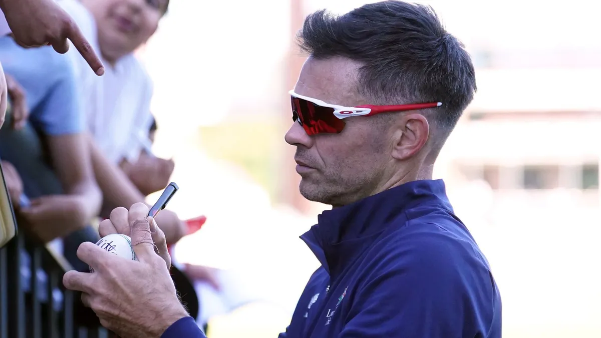 Masa Depan James Anderson Usai Kontrak di Lancashire Tak Diperpanjang