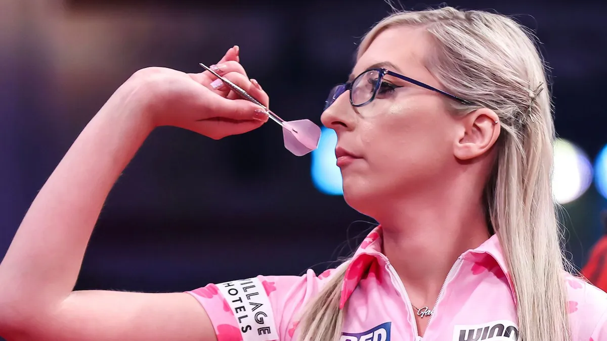 Fallon Sherrock Bungkam Kritikan Usai Kalahkan Luke Littler di Darts