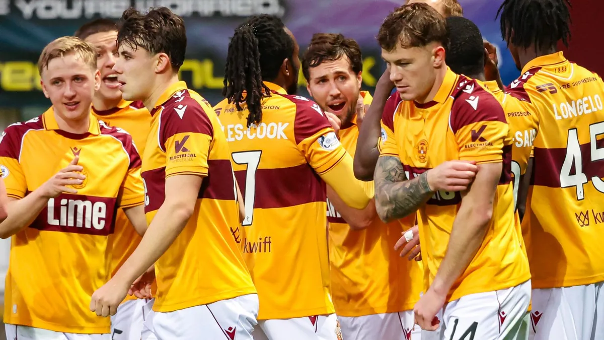 Eksekusi Penalti Lukas Fadinger Akhiri Puasa Kemenangan Motherwell