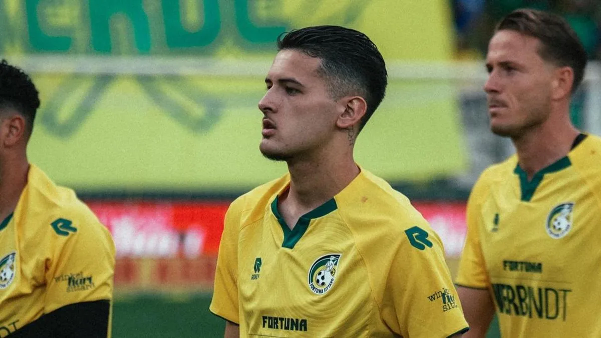 Justin Hubner Tahan Feyenoord, Nathan Tjoe-A-On Babak Belur 0-7